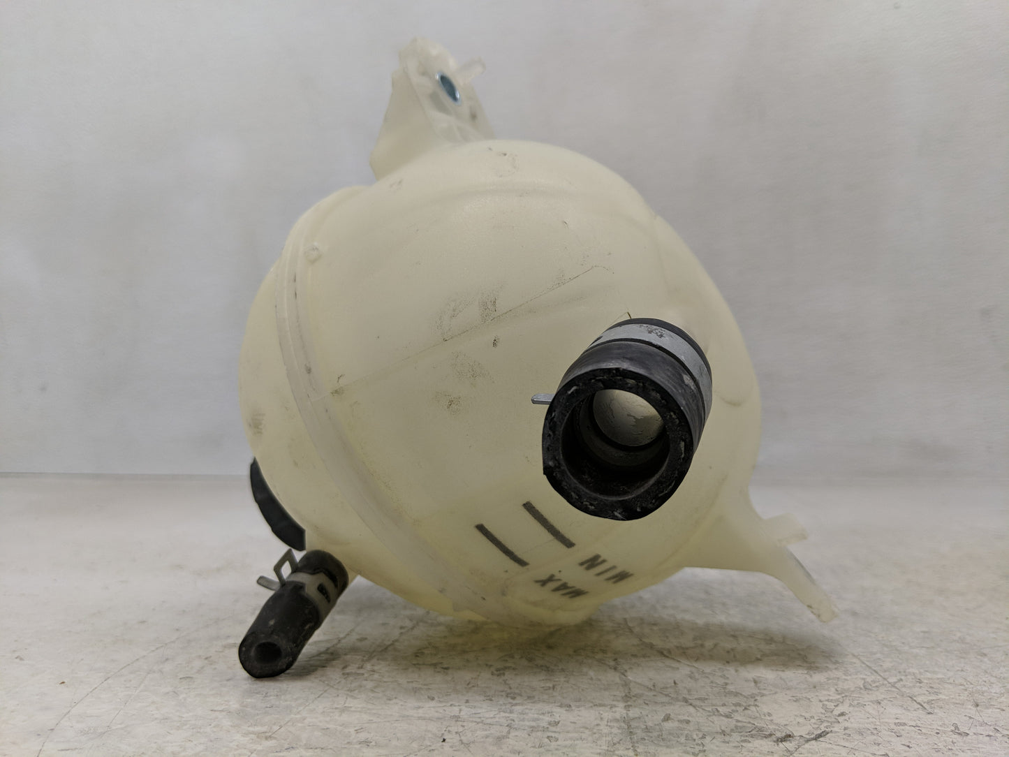 2016-2021 Hyundai Tucson Radiator Coolant Overflow Expansion Tank Bottle 1313144 - Oemusedautoparts1.com