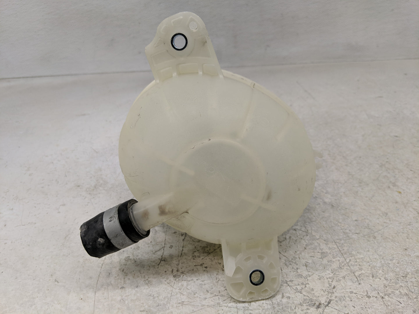 2016-2021 Hyundai Tucson Radiator Coolant Overflow Expansion Tank Bottle - Oemusedautoparts1.com