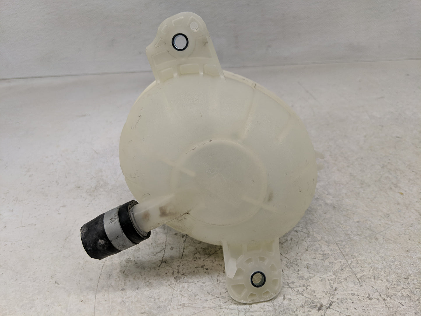 2016-2021 Hyundai Tucson Radiator Coolant Overflow Expansion Tank Bottle 1313144 - Oemusedautoparts1.com