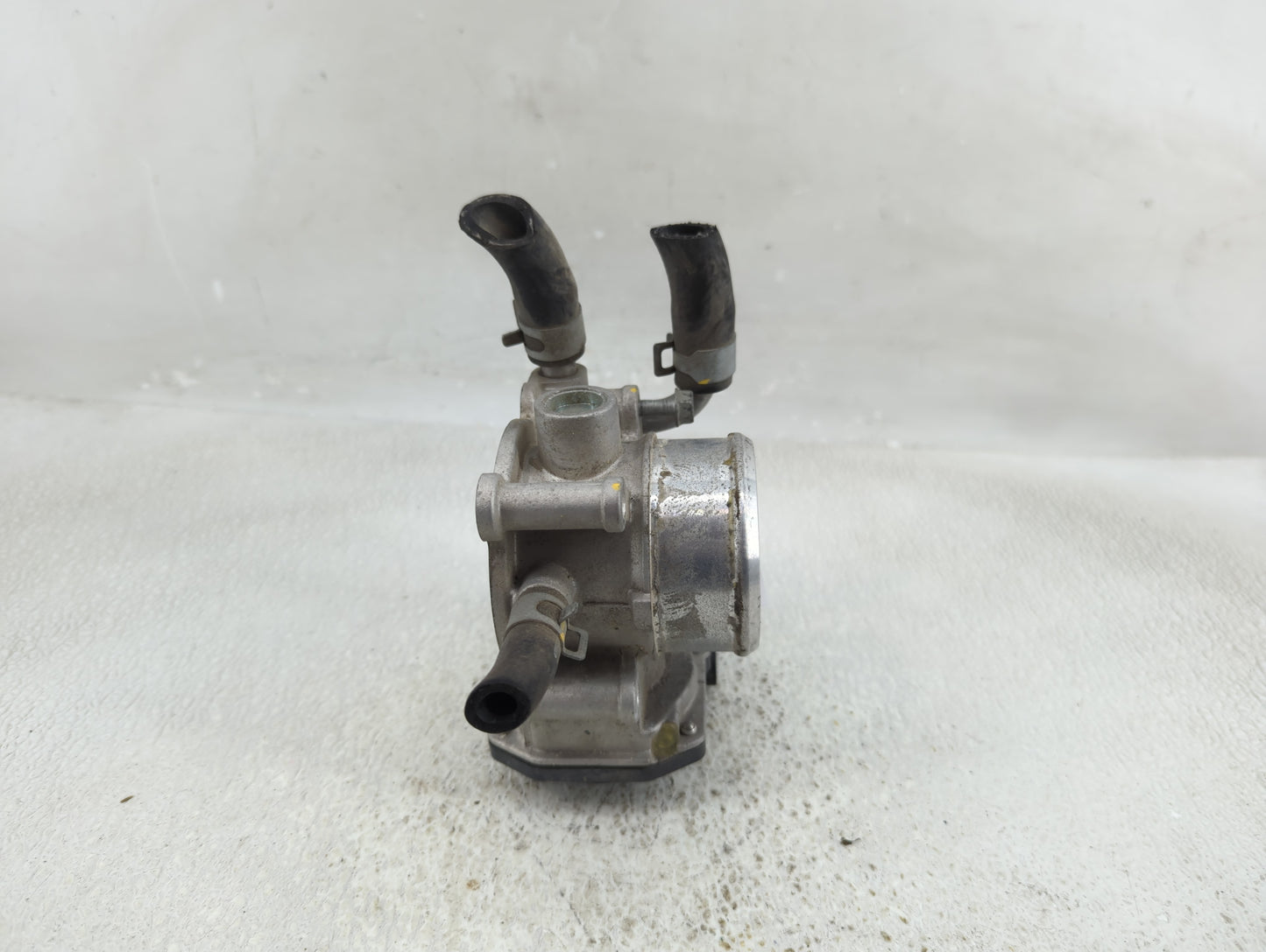 2016-2018 Hyundai Tucson Throttle Body P/N:35100-2B340 Fits Fits 2015 2016 2017 2018 2019 2020 2021 2022 OEM Used Auto Parts