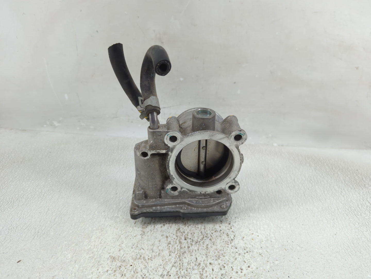 2014-2021 Hyundai Tucson Throttle Body P/N:35100-2E000 Fits Fits 2011 2012 2013 2014 2015 2016 2017 2018 2019 2020 2021 OEM 