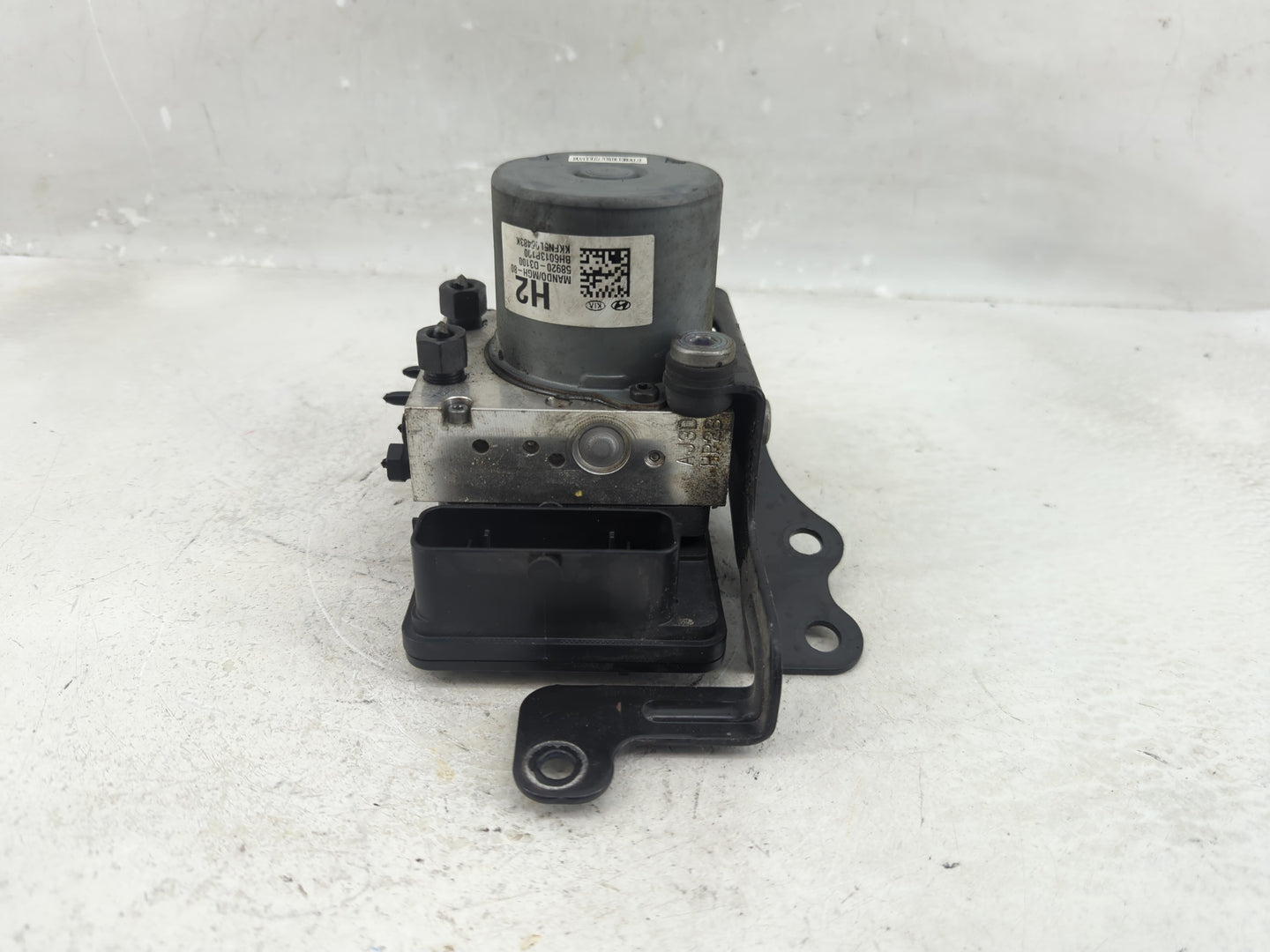 2016-2018 Hyundai Tucson ABS Pump Control Module Replacement P/N:BH6013P100 58920-D3100 Fits Fits 2016 2017 2018 OEM Used Au