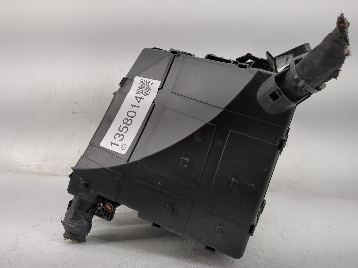 2016-2018 Hyundai Tucson Fusebox Fuse Box Panel Relay Module Fits Fits 2016 2017 2018 OEM Used Auto Parts - Oemusedautoparts