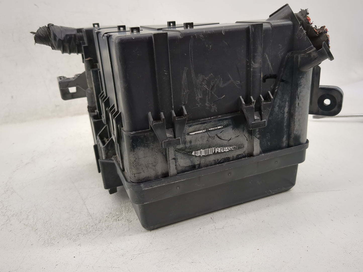 2016-2018 Hyundai Tucson Fusebox Fuse Box Panel Relay Module Fits Fits 2016 2017 2018 OEM Used Auto Parts - Oemusedautoparts