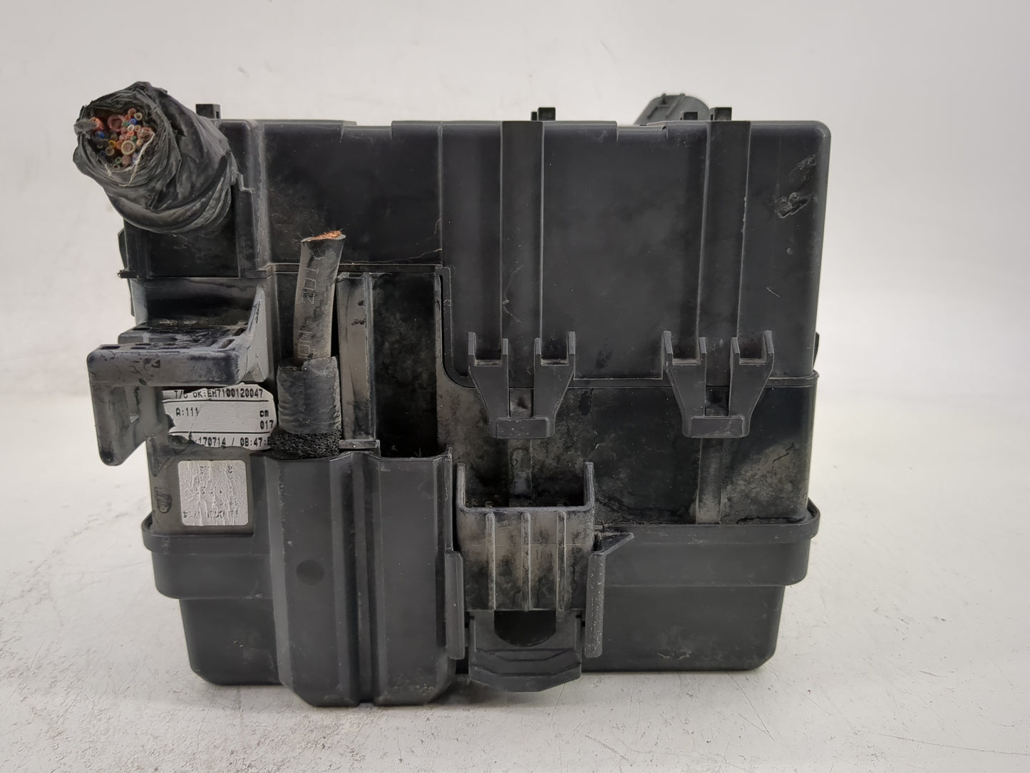 2016-2018 Hyundai Tucson Fusebox Fuse Box Panel Relay Module Fits Fits 2016 2017 2018 OEM Used Auto Parts - Oemusedautoparts
