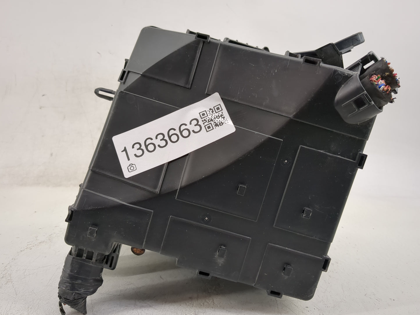 2016-2018 Hyundai Tucson Fusebox Fuse Box Panel Relay Module Fits Fits 2016 2017 2018 OEM Used Auto Parts - Oemusedautoparts