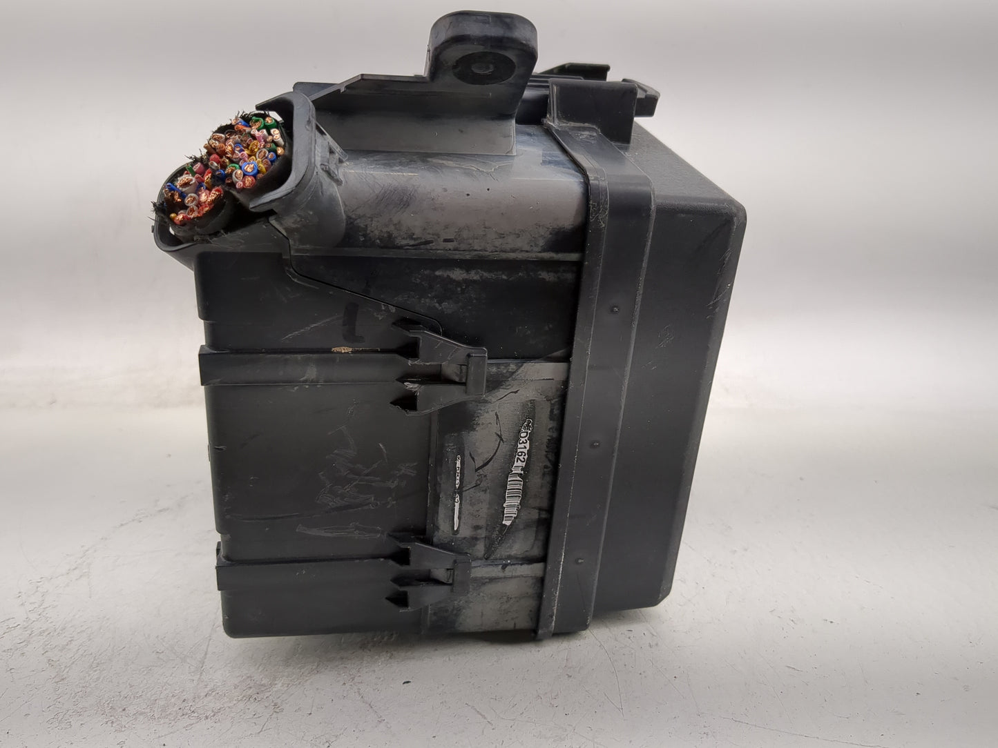 2016-2018 Hyundai Tucson Fusebox Fuse Box Panel Relay Module Fits Fits 2016 2017 2018 OEM Used Auto Parts - Oemusedautoparts