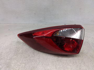 2016-2018 Hyundai Tucson Tail Light Assembly Passenger Right OEM P/N:92402-D30 Fits Fits 2016 2017 2018 OEM Used Auto Parts 