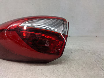 2016-2018 Hyundai Tucson Tail Light Assembly Passenger Right OEM P/N:92402-D30 Fits Fits 2016 2017 2018 OEM Used Auto Parts