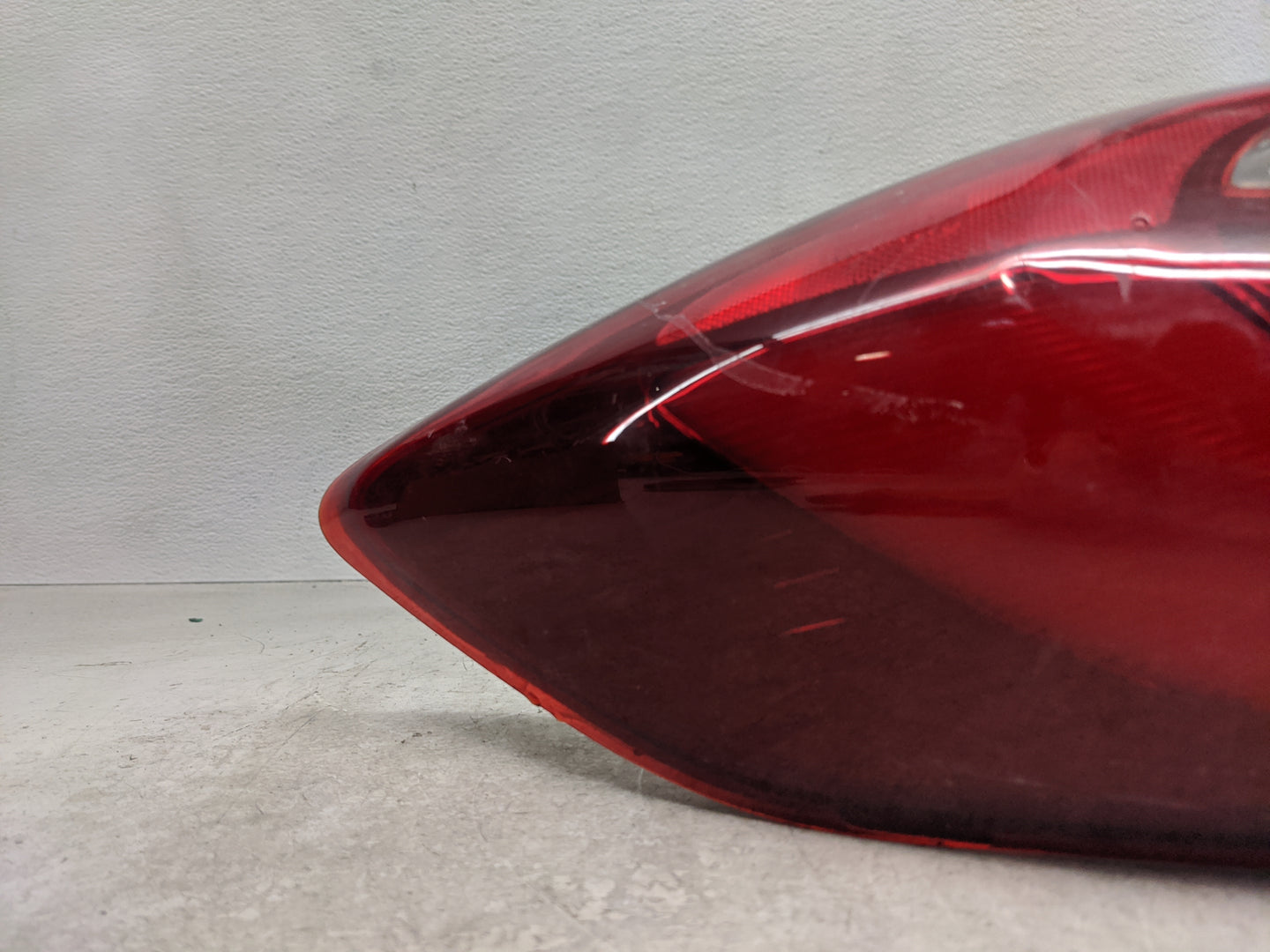 2016-2018 Hyundai Tucson Tail Light Assembly Passenger Right OEM P/N:92402-D30 Fits Fits 2016 2017 2018 OEM Used Auto Parts 