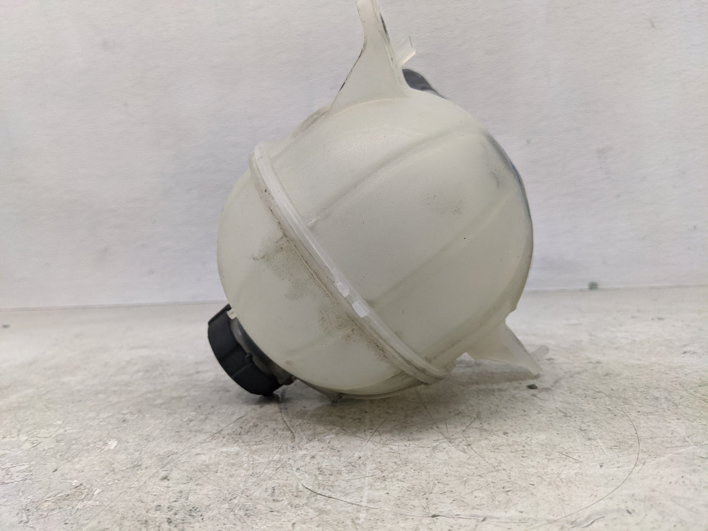 2016 Hyundai Tucson Windshield Washer Fluid Reservoir Bottle Oem - Oemusedautoparts1.com