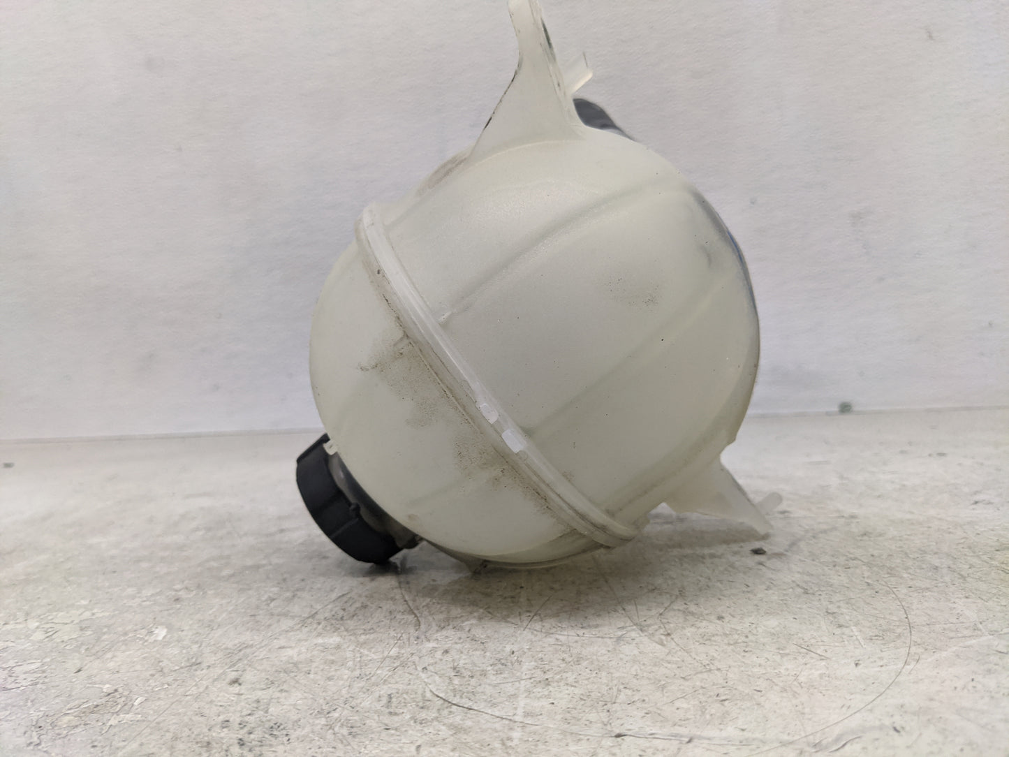2016 Hyundai Tucson Windshield Washer Fluid Reservoir Bottle Oem - Oemusedautoparts1.com