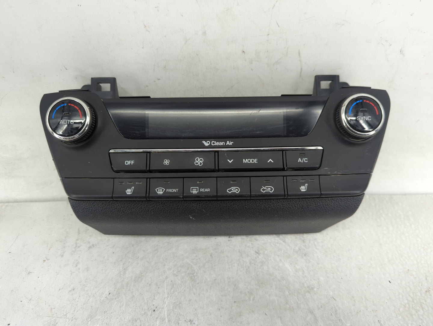 2016-2018 Hyundai Tucson Climate Control Module Temperature AC/Heater Replacement P/N:97250-D7XXX 97250-D3XXX Fits OEM Used 