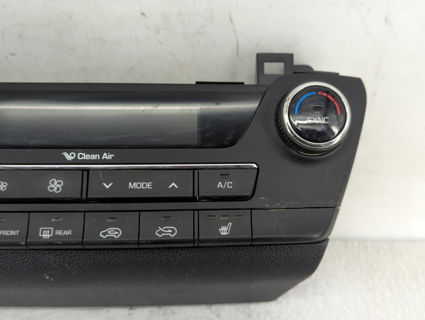 2016-2018 Hyundai Tucson Climate Control Module Temperature AC/Heater Replacement P/N:97250-D7XXX 97250-D3XXX Fits OEM Used 