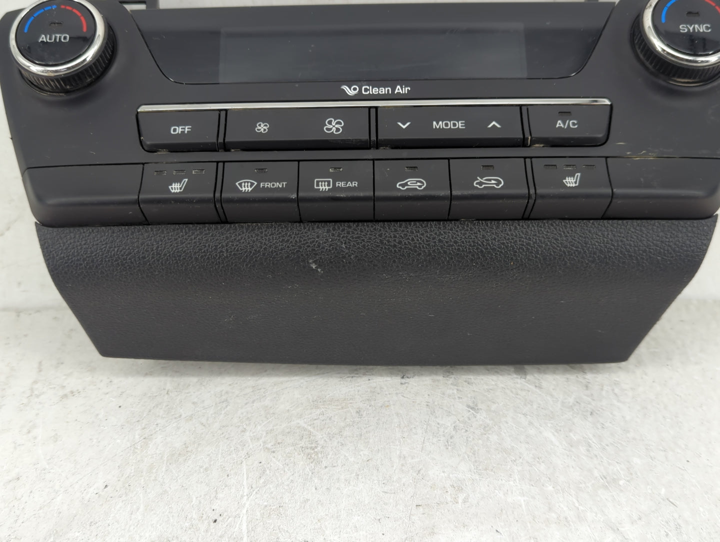 2016-2018 Hyundai Tucson Climate Control Module Temperature AC/Heater Replacement P/N:97250-D7XXX 97250-D3XXX Fits OEM Used 