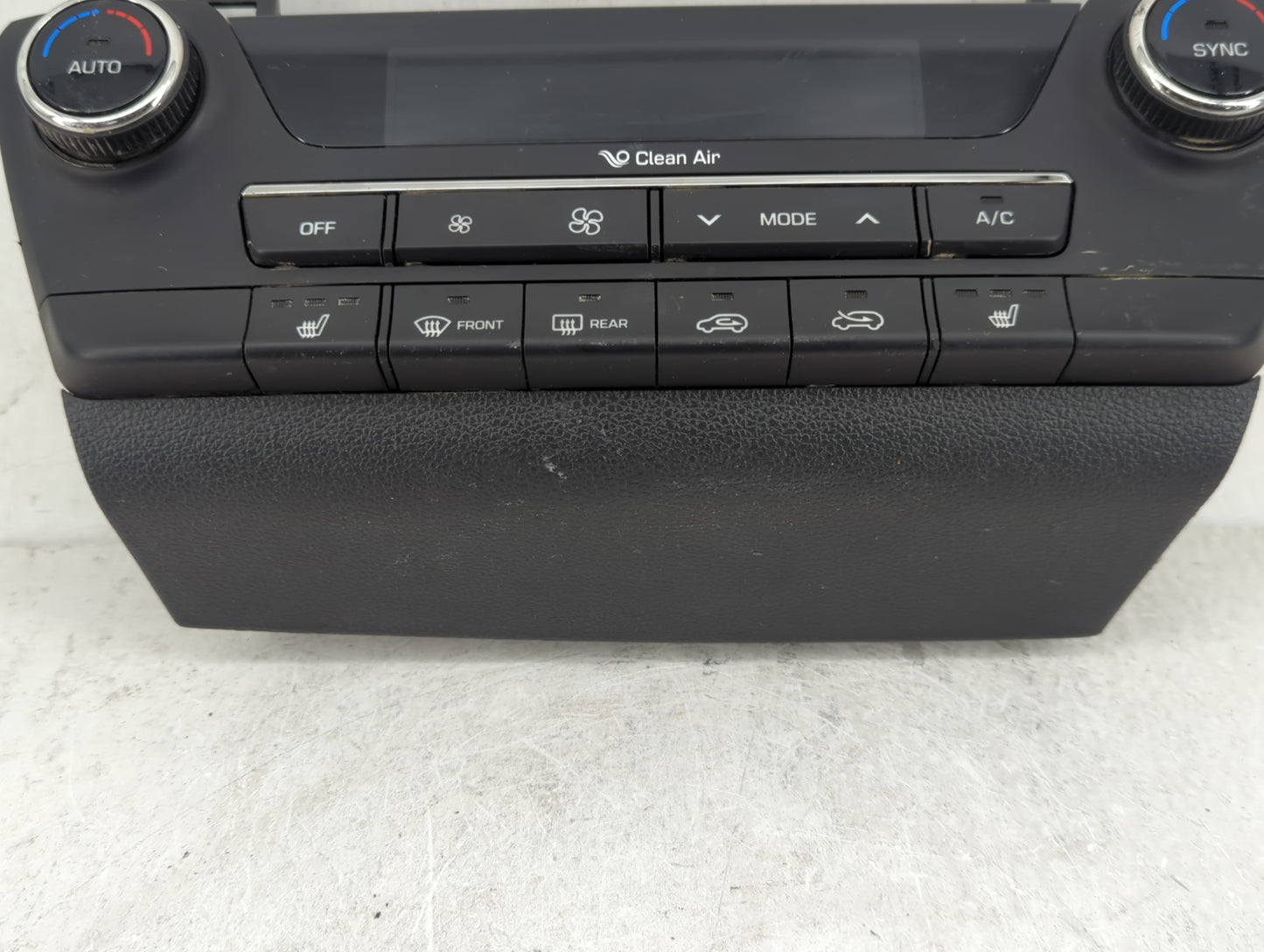 2016-2018 Hyundai Tucson Climate Control Module Temperature AC/Heater Replacement P/N:97250-D7XXX 97250-D3XXX Fits OEM Used 