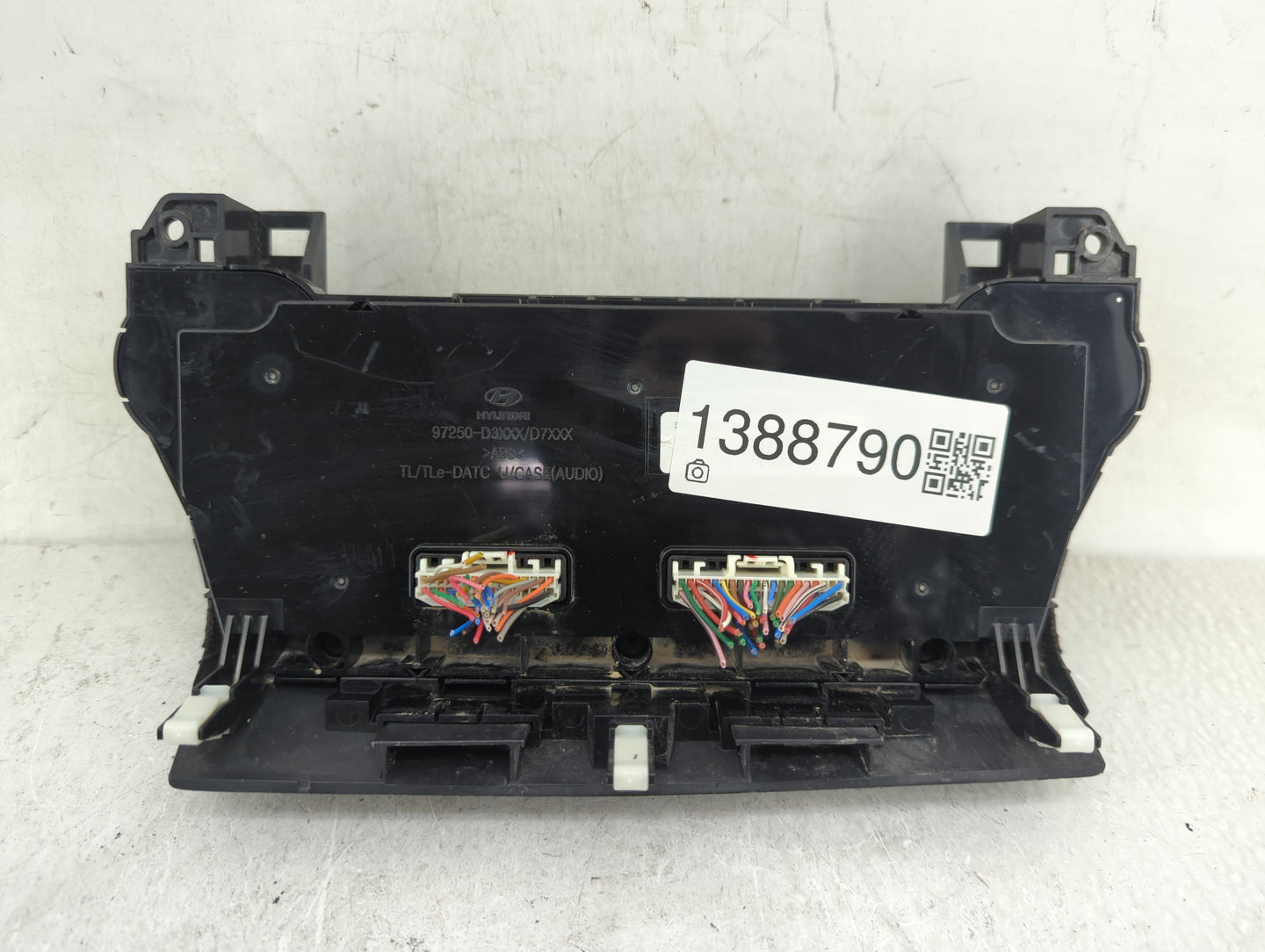 2016-2018 Hyundai Tucson Climate Control Module Temperature AC/Heater Replacement P/N:97250-D7XXX 97250-D3XXX Fits OEM Used 