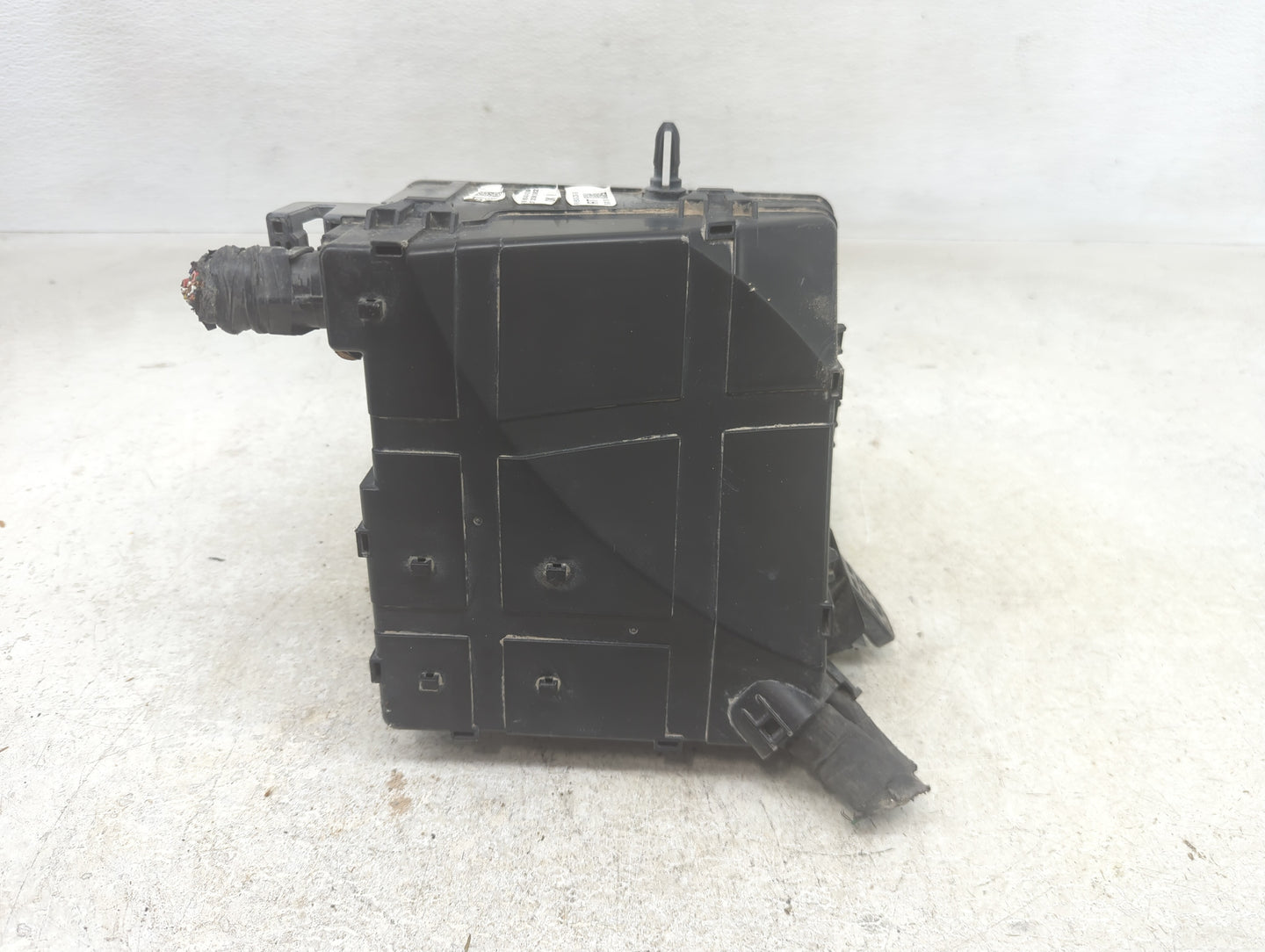 2016-2018 Hyundai Tucson Fusebox Fuse Box Panel Relay Module P/N:91941-D3021 Fits Fits 2016 2017 2018 OEM Used Auto Parts - 