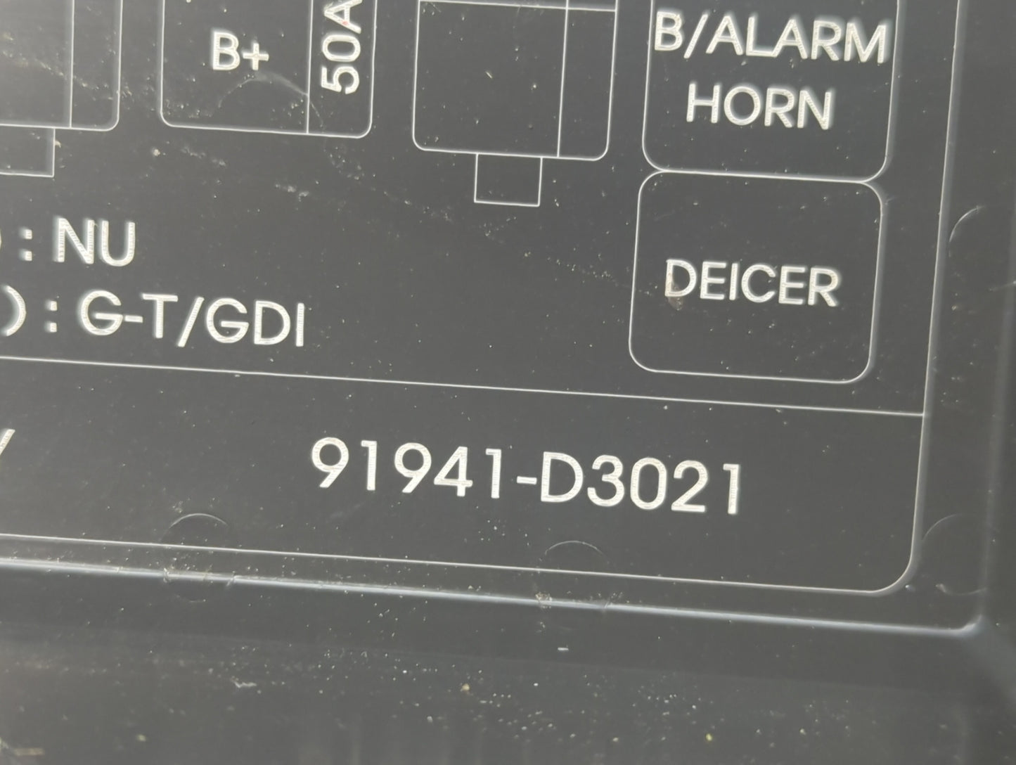 2016-2018 Hyundai Tucson Fusebox Fuse Box Panel Relay Module P/N:91941-D3021 Fits Fits 2016 2017 2018 OEM Used Auto Parts - 