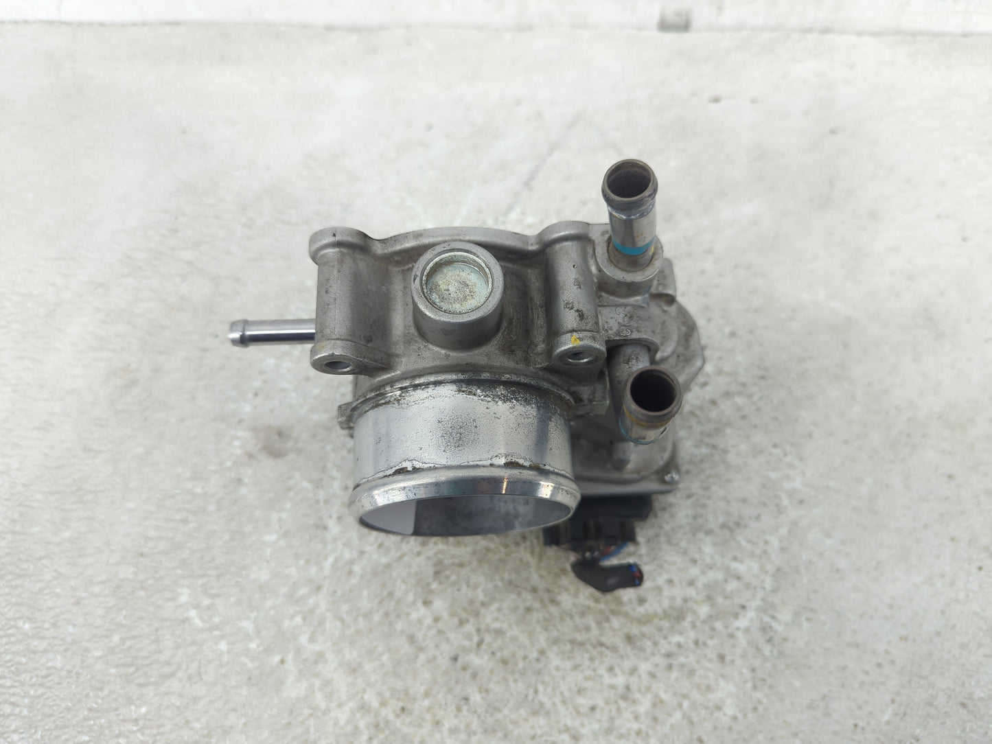 2016-2018 Hyundai Tucson Throttle Body P/N:35100-2B340 Fits Fits 2015 2016 2017 2018 2019 2020 2021 2022 OEM Used Auto Parts