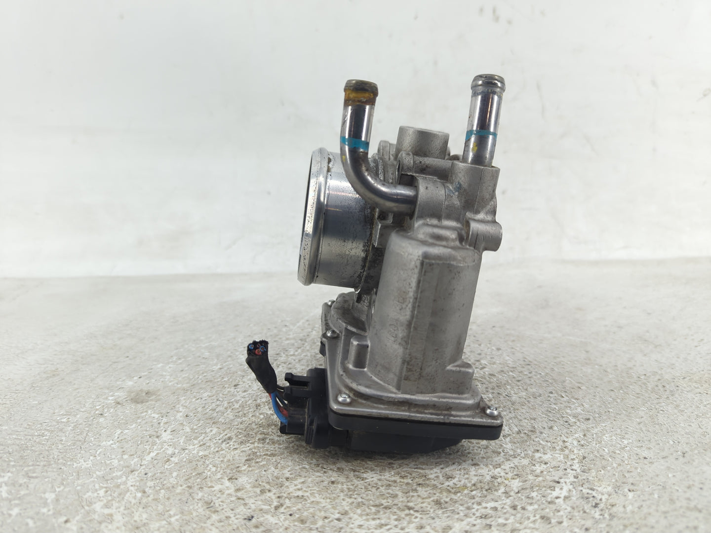 2016-2018 Hyundai Tucson Throttle Body P/N:35100-2B340 Fits Fits 2015 2016 2017 2018 2019 2020 2021 2022 OEM Used Auto Parts