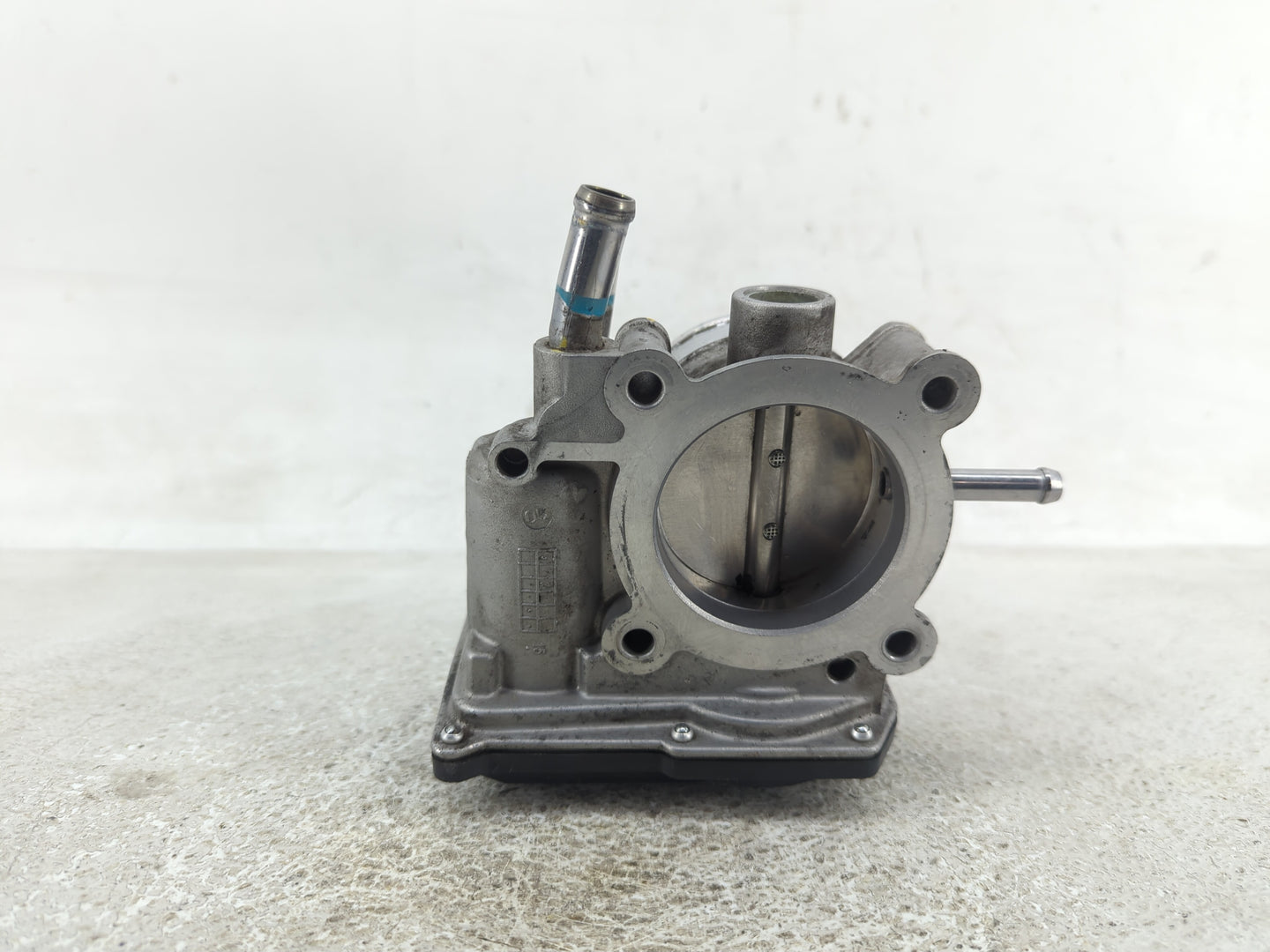 2016-2018 Hyundai Tucson Throttle Body P/N:35100-2B340 Fits Fits 2015 2016 2017 2018 2019 2020 2021 2022 OEM Used Auto Parts