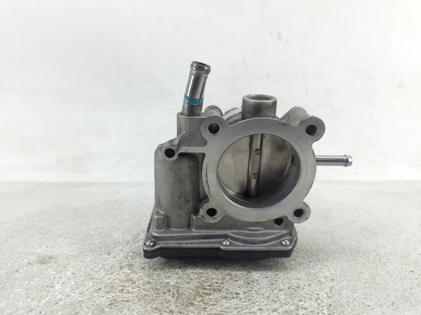 2016-2018 Hyundai Tucson Throttle Body P/N:35100-2B340 Fits Fits 2015 2016 2017 2018 2019 2020 2021 2022 OEM Used Auto Parts