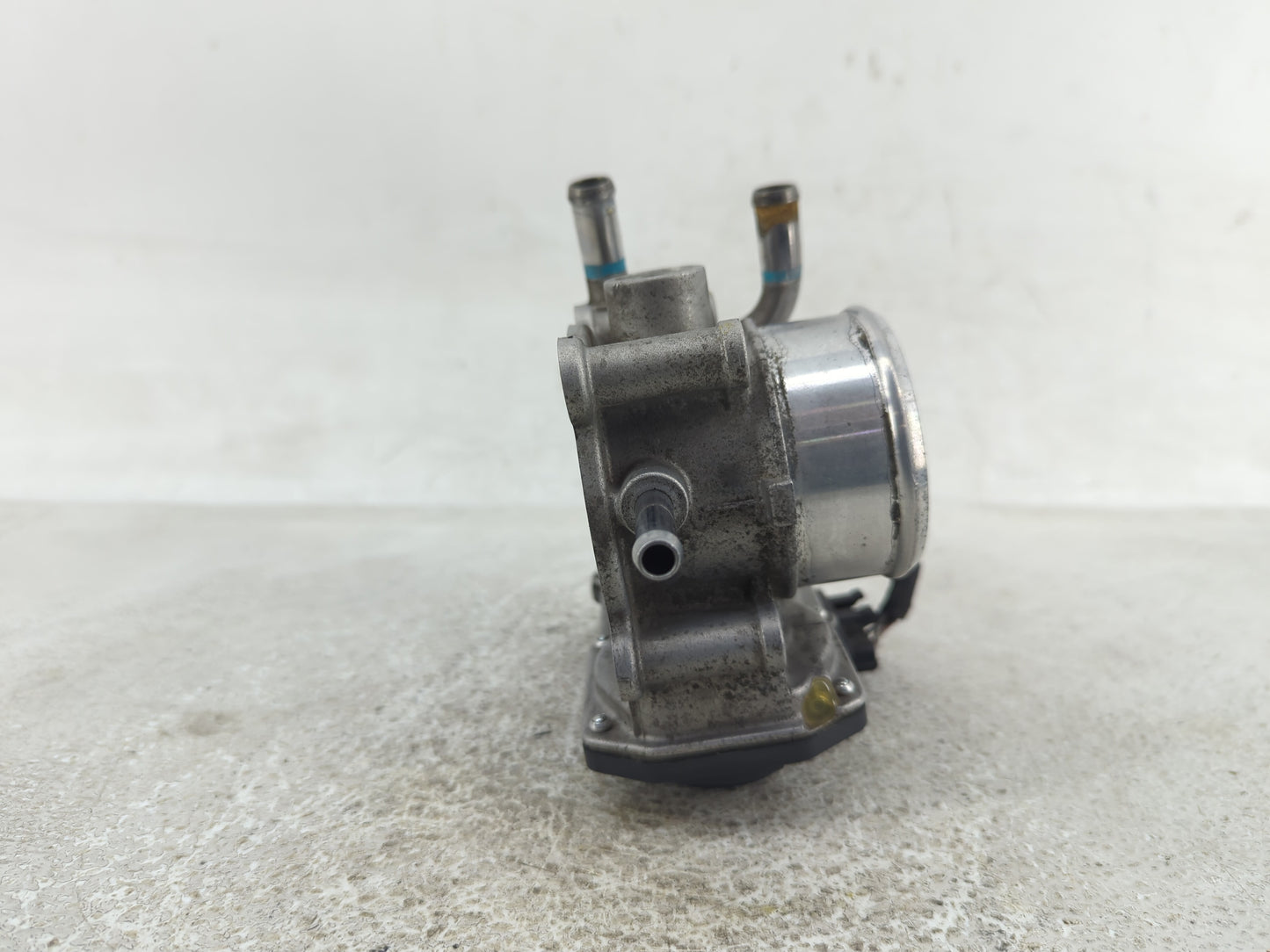 2016-2018 Hyundai Tucson Throttle Body P/N:35100-2B340 Fits Fits 2015 2016 2017 2018 2019 2020 2021 2022 OEM Used Auto Parts