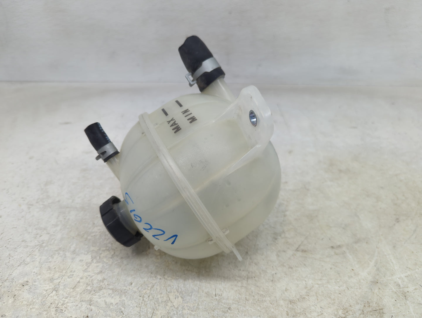 2016-2021 Hyundai Tucson Radiator Coolant Overflow Expansion Tank Bottle - Oemusedautoparts1.com