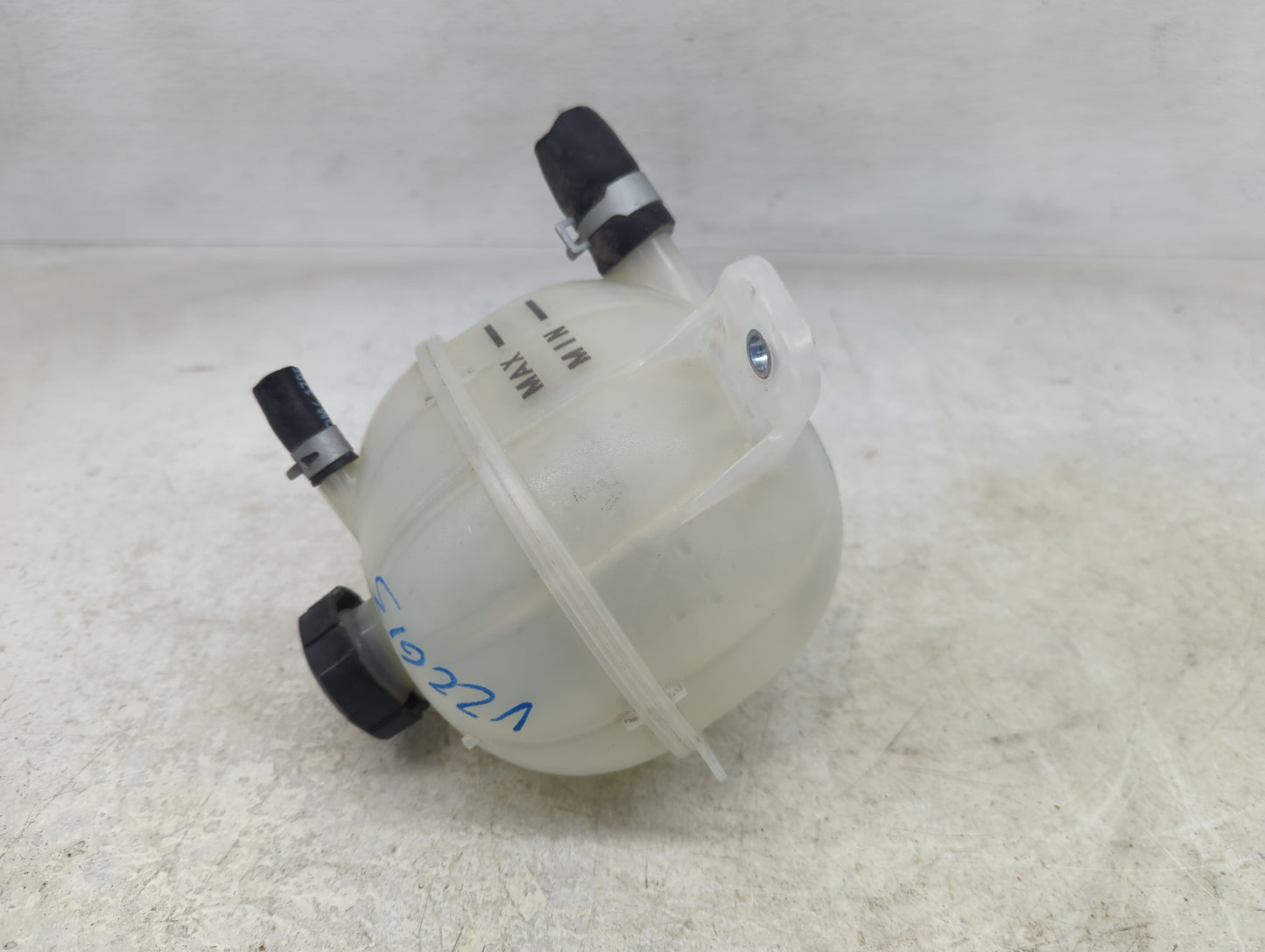 2016-2021 Hyundai Tucson Radiator Coolant Overflow Expansion Tank Bottle 1390577 - Oemusedautoparts1.com
