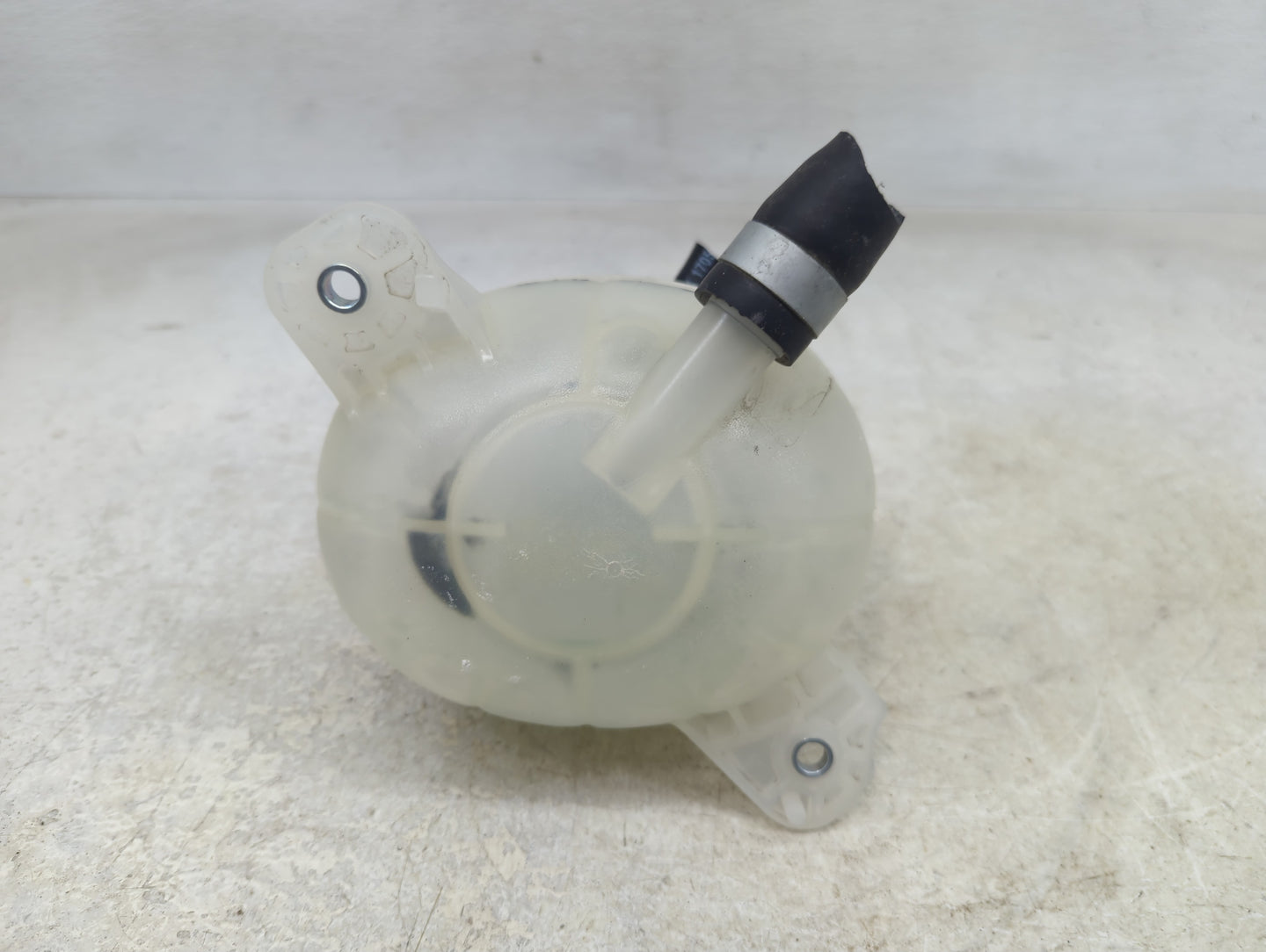 2016-2021 Hyundai Tucson Radiator Coolant Overflow Expansion Tank Bottle 1390577 - Oemusedautoparts1.com
