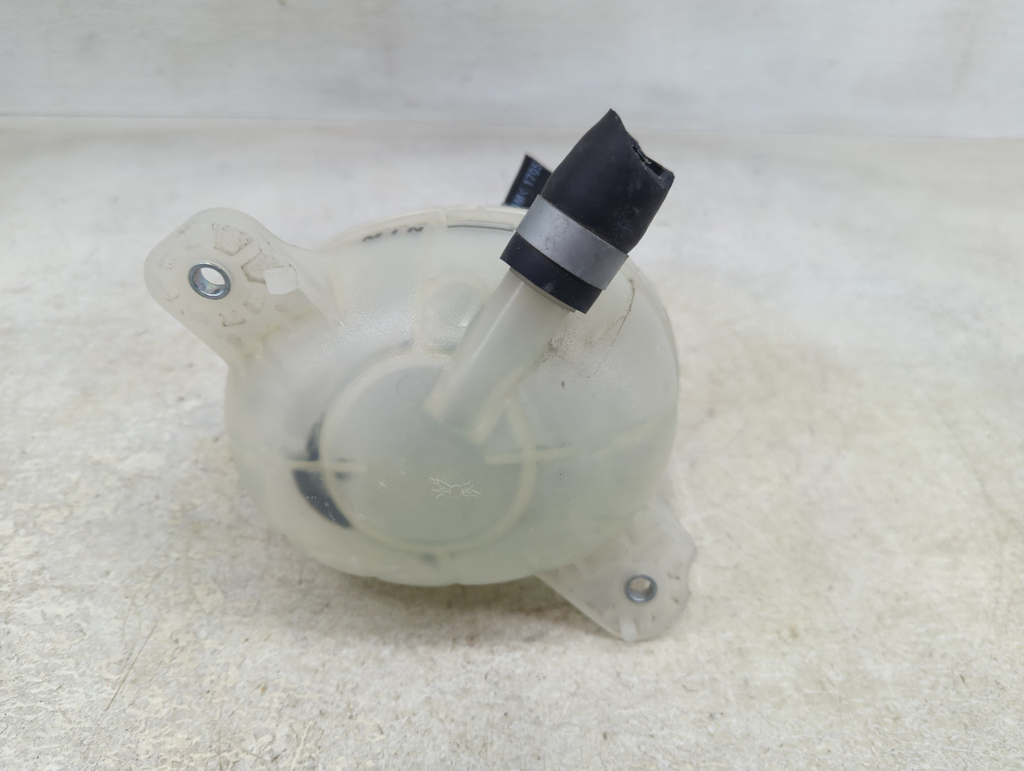 2016-2021 Hyundai Tucson Radiator Coolant Overflow Expansion Tank Bottle 1390577 - Oemusedautoparts1.com