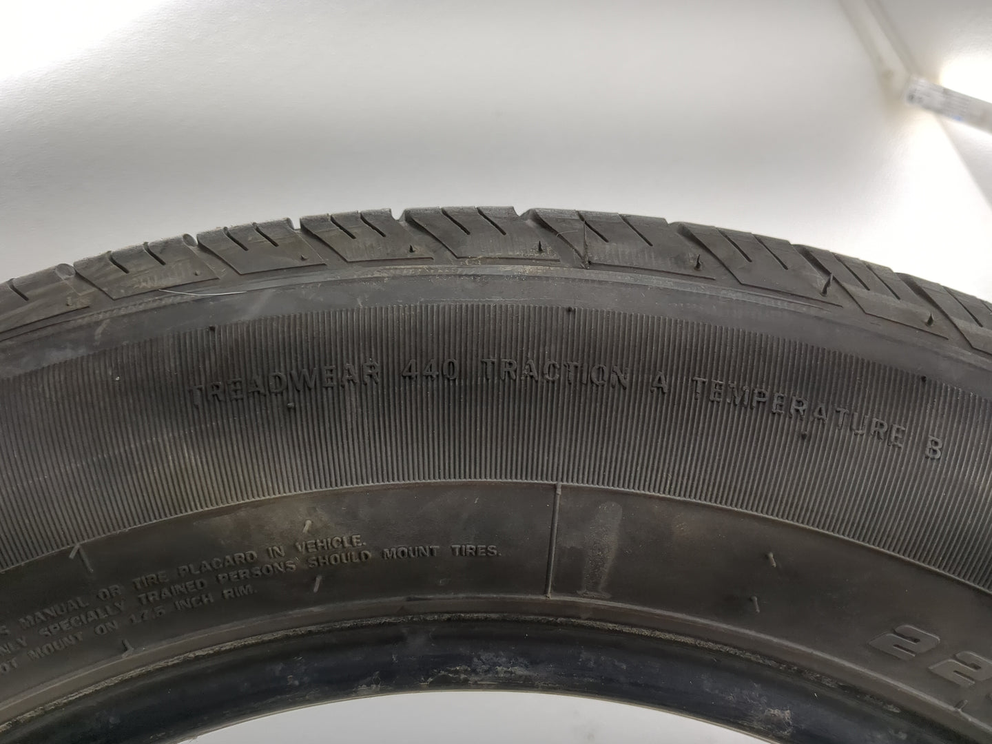 Used Tire 225/60R17 IRONMAN RB-12 99H - Tread Depth 8/32 - Oemusedautoparts1.com