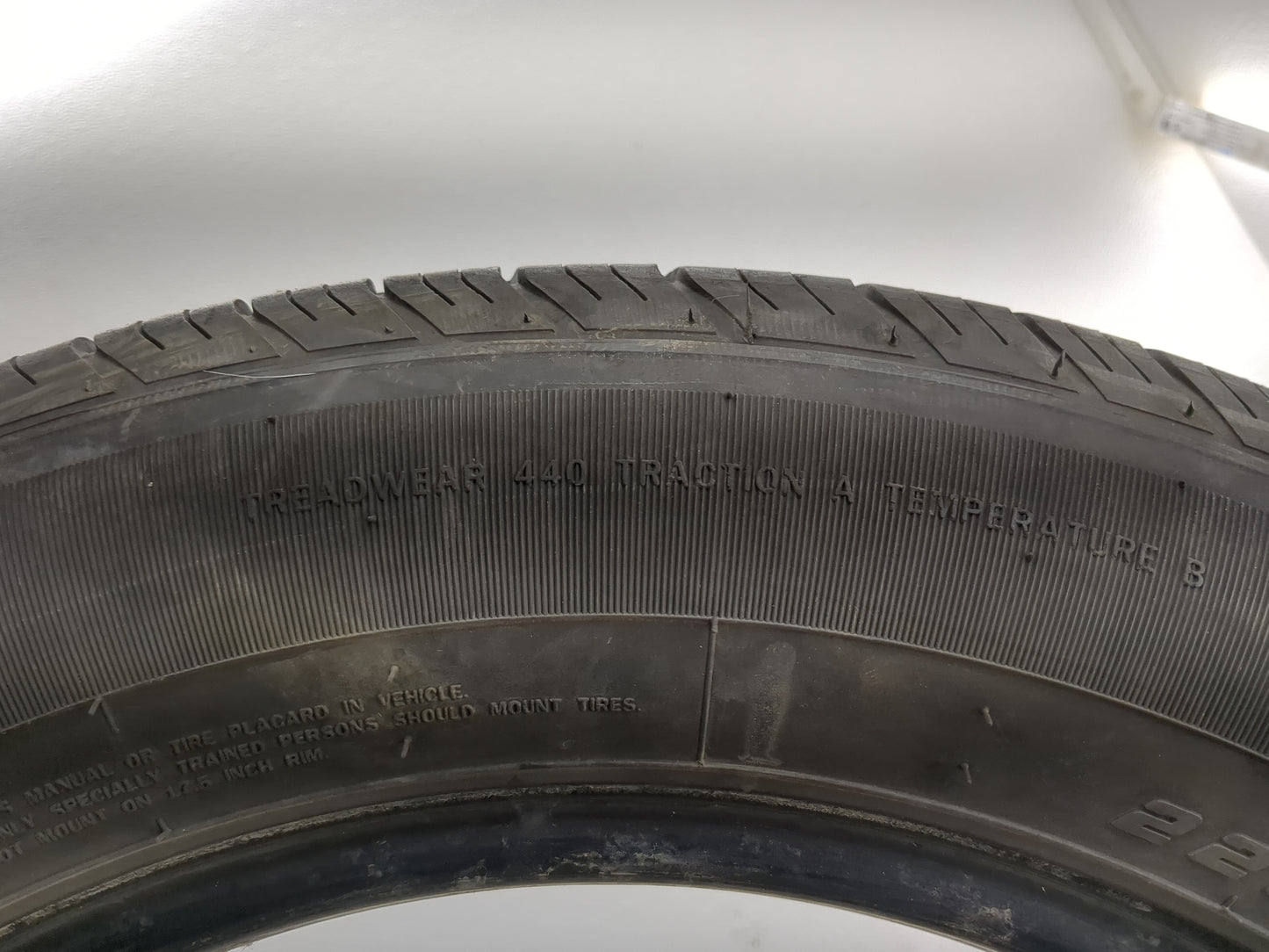 Used Tire 225/60R17 IRONMAN RB-12 99H - Tread Depth 8/32 - Oemusedautoparts1.com