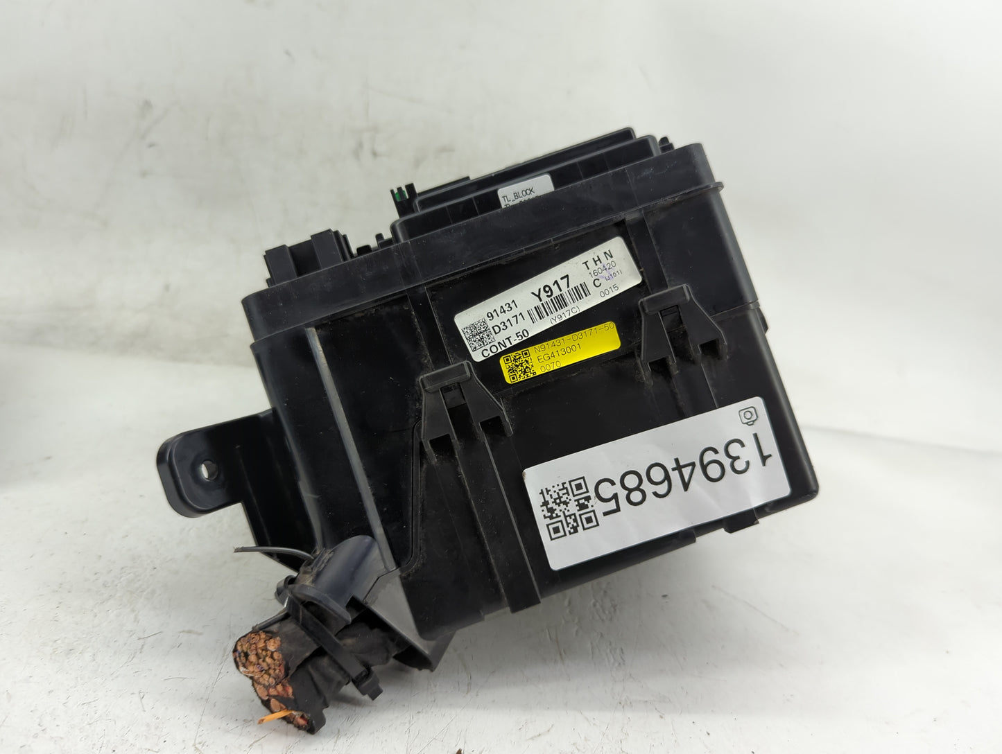 2016-2018 Hyundai Tucson Fusebox Fuse Box Panel Relay Module P/N:91431D3171 Fits Fits 2016 2017 2018 OEM Used Auto Parts - O