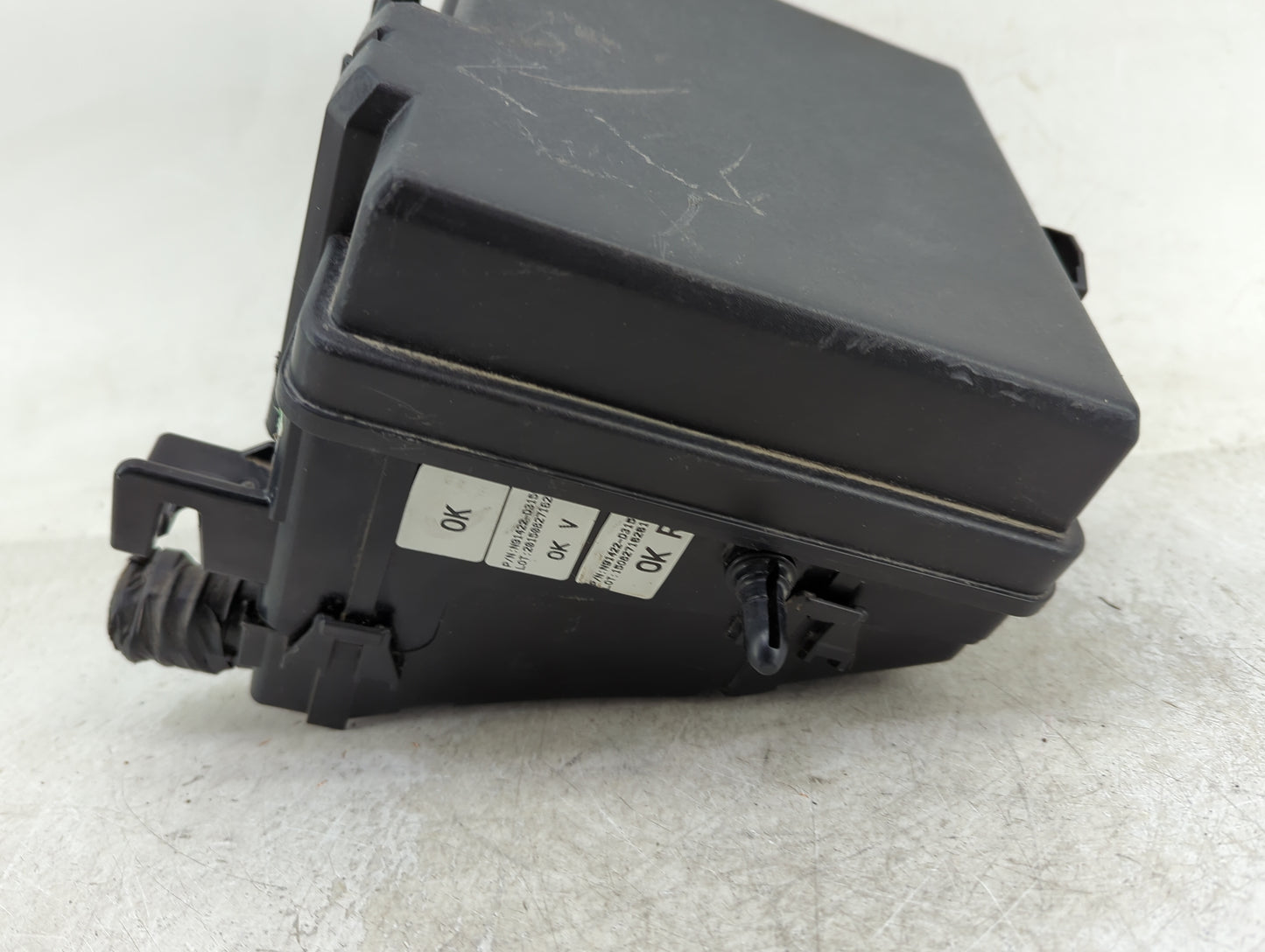 2016-2018 Hyundai Tucson Fusebox Fuse Box Panel Relay Module P/N:91422-D3150 91941-D3020 Fits Fits 2016 2017 2018 OEM Used A