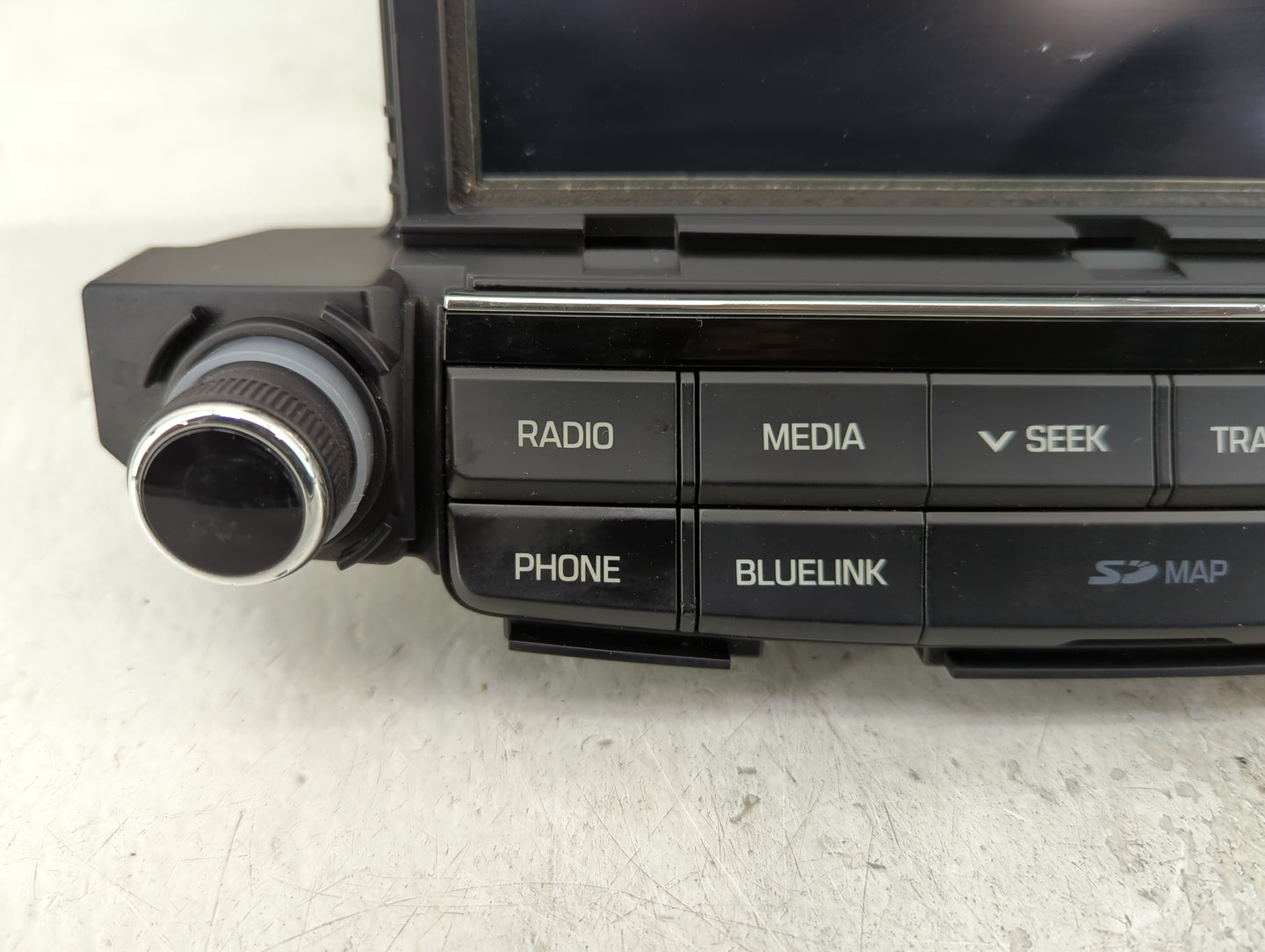 2016-2018 Hyundai Tucson Radio AM FM Cd Player Receiver Replacement Fits Fits 2016 2017 2018 OEM Used Auto Parts - Oemusedau