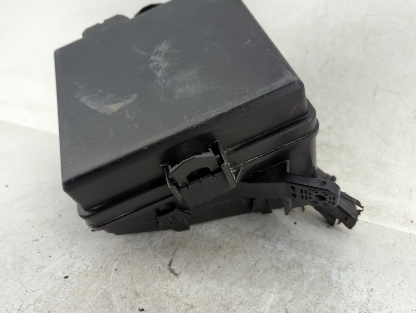2016-2018 Hyundai Tucson Fusebox Fuse Box Panel Relay Module Fits Fits 2016 2017 2018 OEM Used Auto Parts - Oemusedautoparts