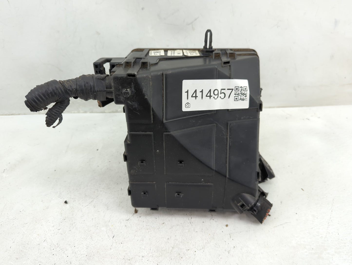 2016-2018 Hyundai Tucson Fusebox Fuse Box Panel Relay Module P/N:N91431-D3171 Fits Fits 2016 2017 2018 OEM Used Auto Parts -