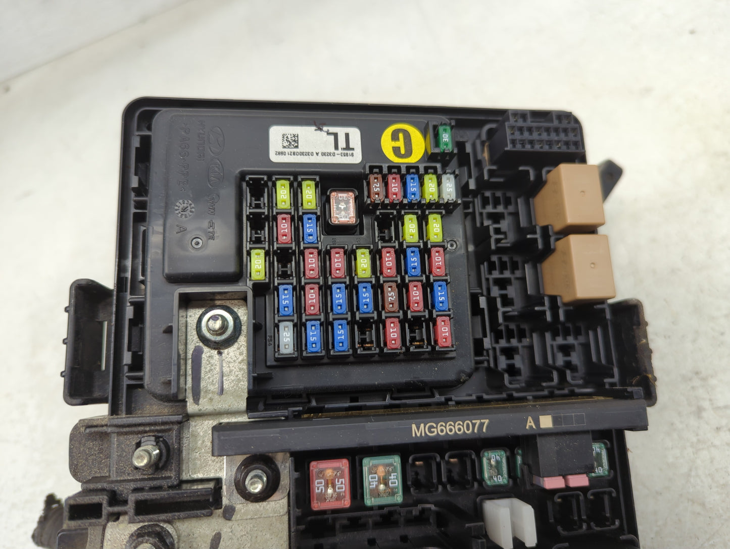 2016-2018 Hyundai Tucson Fusebox Fuse Box Panel Relay Module P/N:91941-D3021 Fits Fits 2016 2017 2018 OEM Used Auto Parts - 