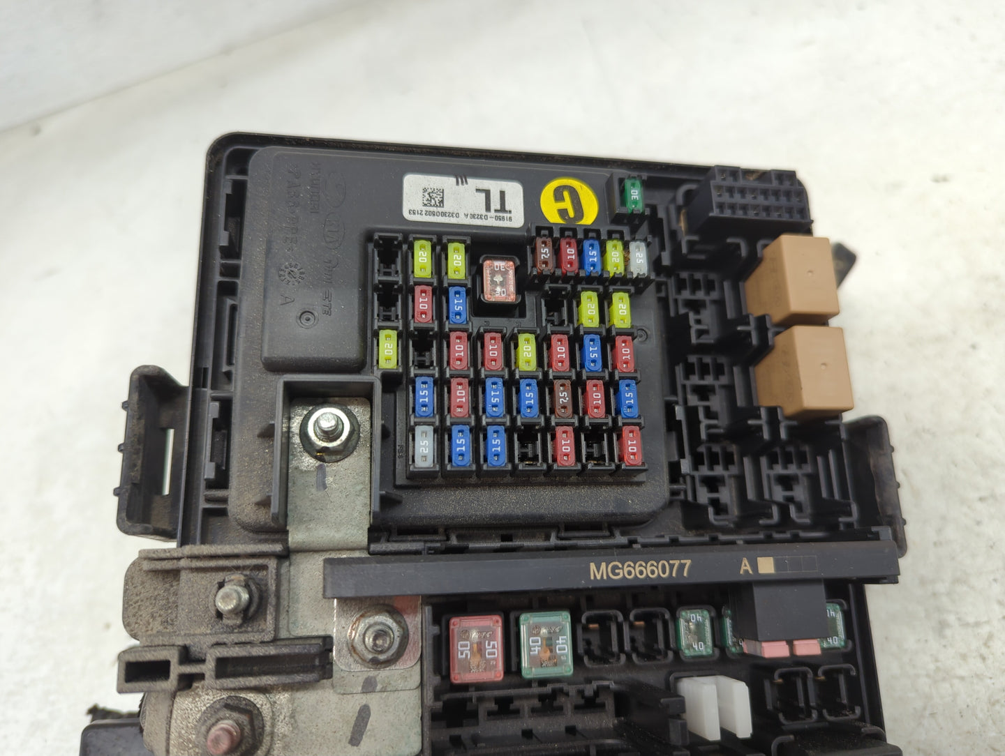 2016-2018 Hyundai Tucson Fusebox Fuse Box Panel Relay Module P/N:91941-D3020 Fits Fits 2016 2017 2018 OEM Used Auto Parts - 