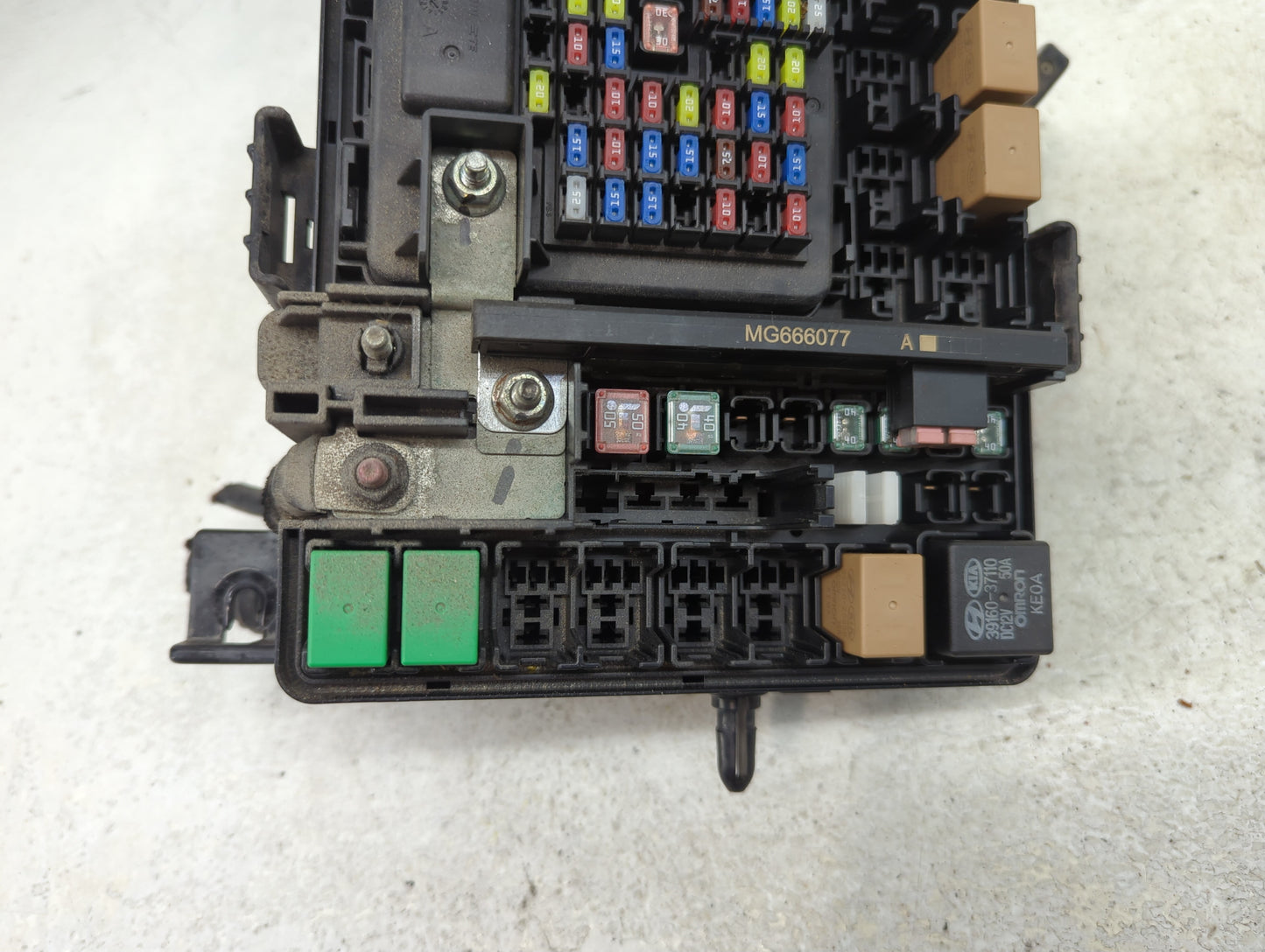 2016-2018 Hyundai Tucson Fusebox Fuse Box Panel Relay Module P/N:91941-D3020 Fits Fits 2016 2017 2018 OEM Used Auto Parts - 