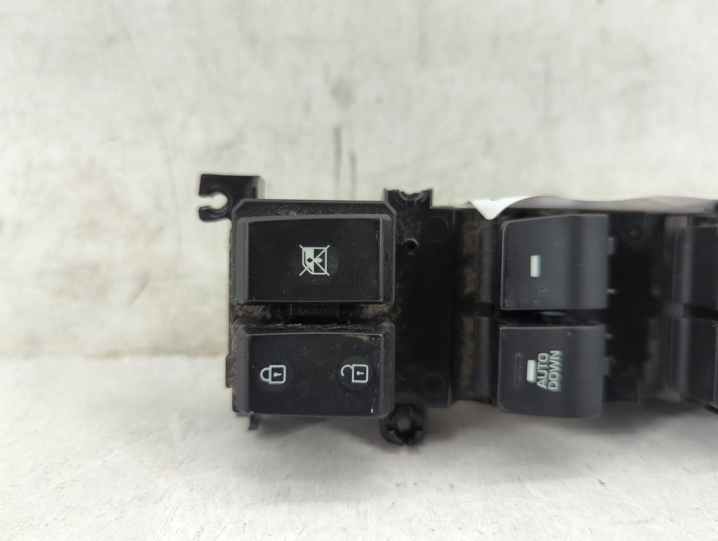 2016-2021 Hyundai Tucson Master Power Window Switch Replacement Driver Side Left P/N:93570-D3070 Fits OEM Used Auto Parts - 
