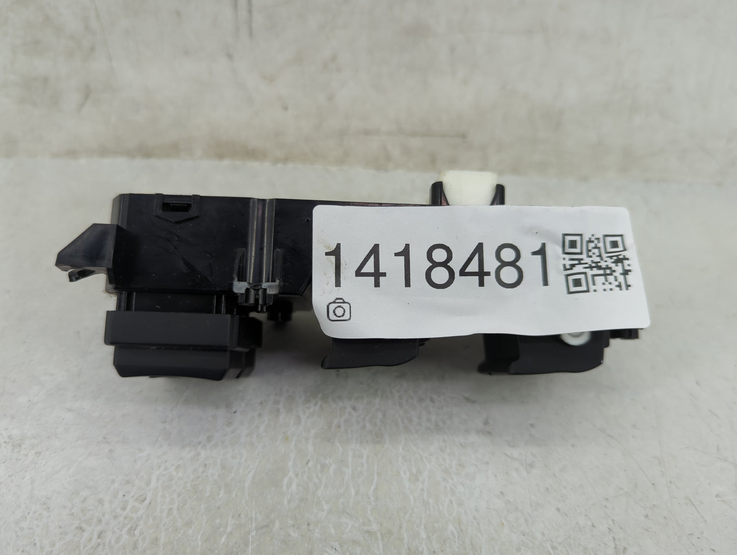 2016-2021 Hyundai Tucson Master Power Window Switch Replacement Driver Side Left P/N:93570-D3070 Fits OEM Used Auto Parts - 
