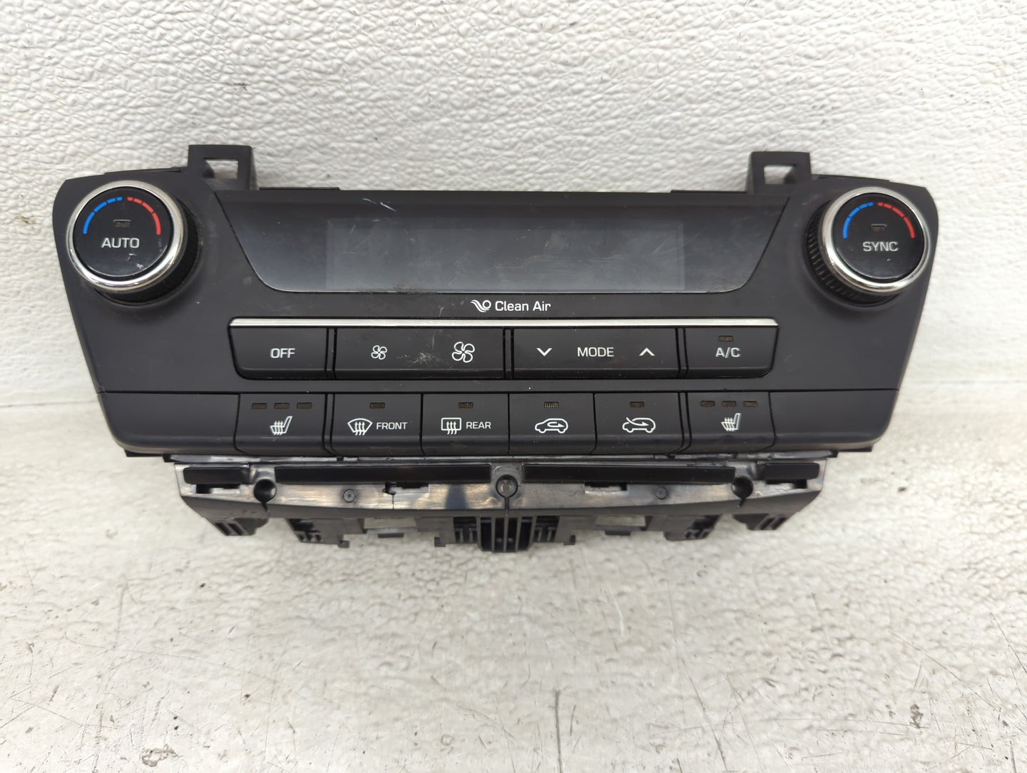 2016-2018 Hyundai Tucson Climate Control Module Temperature AC/Heater Replacement P/N:97250-D7XXX 97250-D3XXX Fits OEM Used 