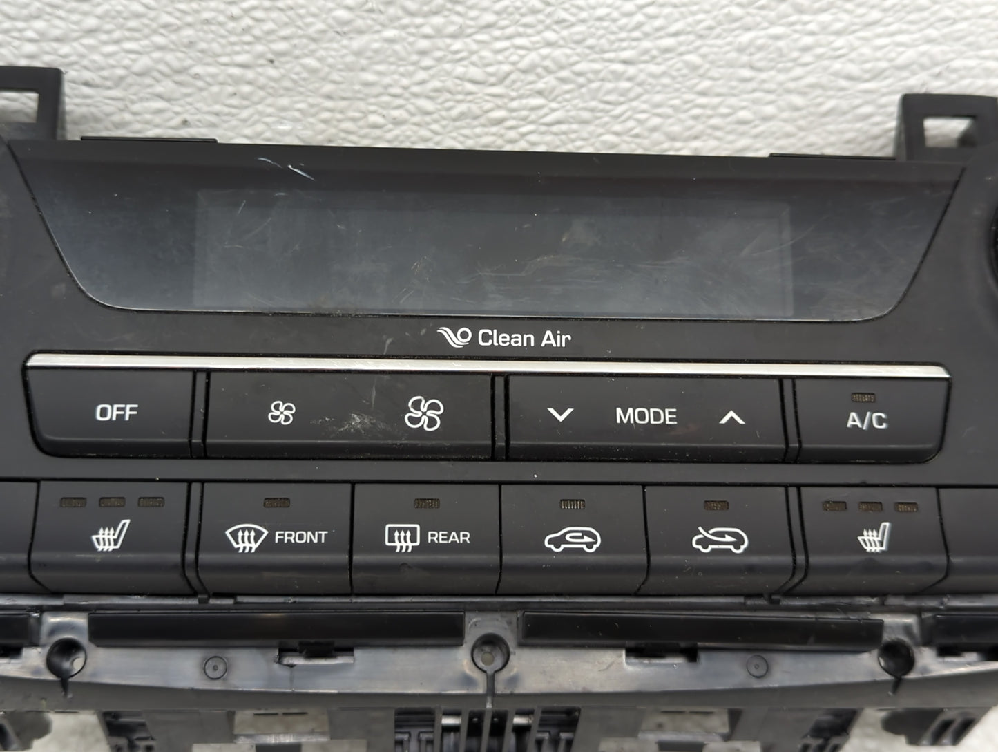 2016-2018 Hyundai Tucson Climate Control Module Temperature AC/Heater Replacement P/N:97250-D7XXX 97250-D3XXX Fits OEM Used 