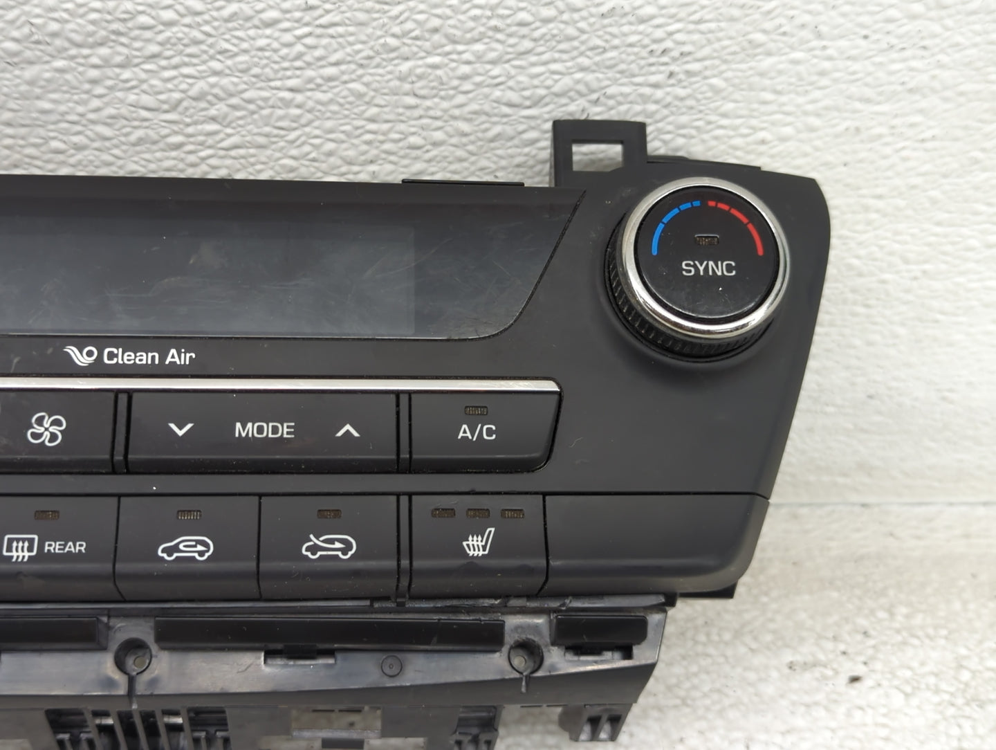 2016-2018 Hyundai Tucson Climate Control Module Temperature AC/Heater Replacement P/N:97250-D7XXX 97250-D3XXX Fits OEM Used 