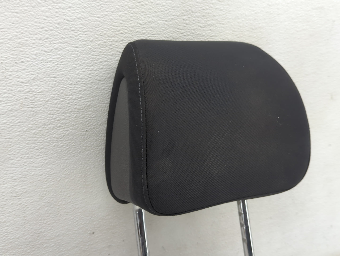 2016-2018 Hyundai Tucson Headrest Head Rest Front Driver Passenger Seat - Oemusedautoparts1.com