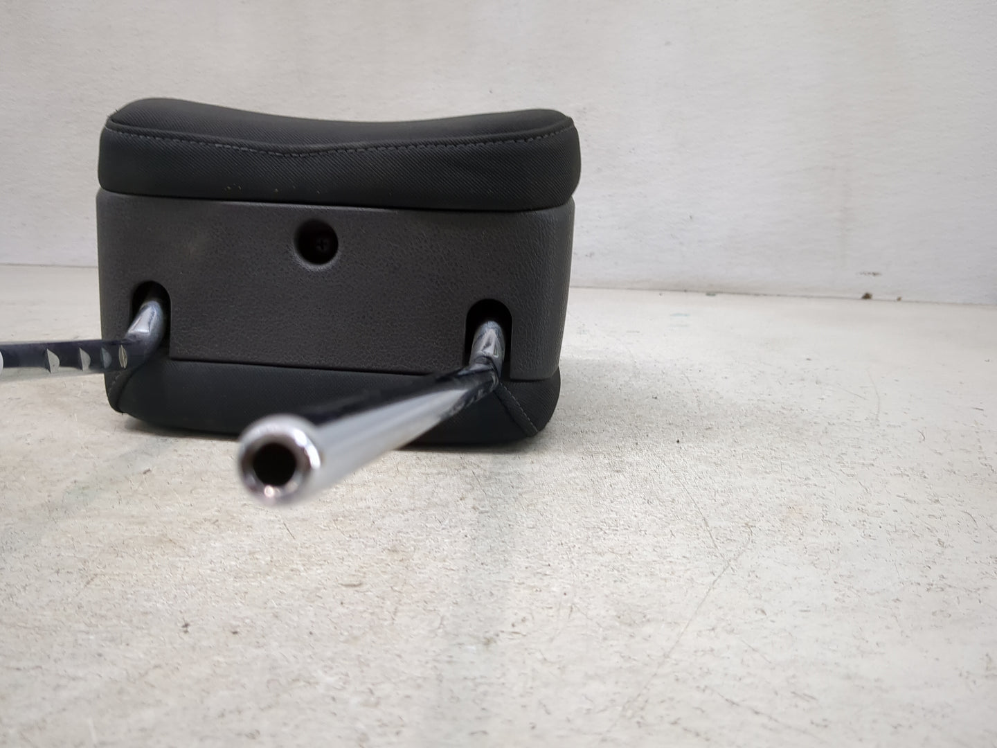 2016 Hyundai Tucson Headrest Head Rest Front Driver Seat Black - Oemusedautoparts1.com