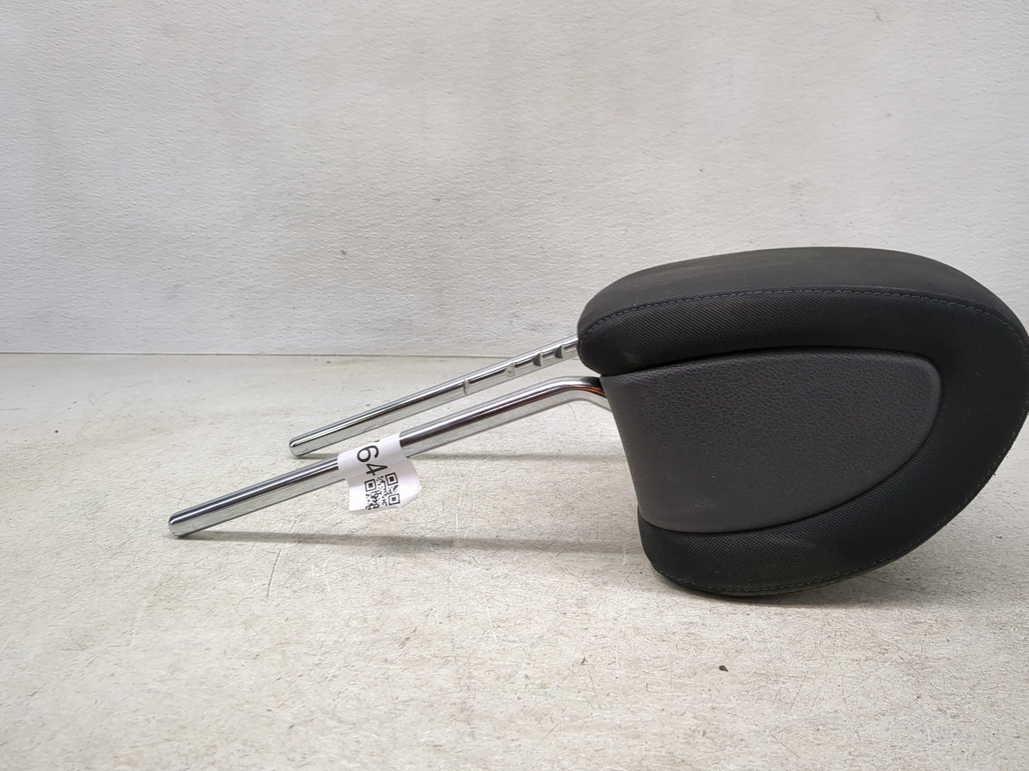 2016 Hyundai Tucson Headrest Head Rest Front Driver Seat Black - Oemusedautoparts1.com
